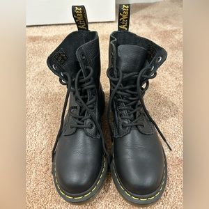 Dr. Martens doc martens 1460 WOMEN'S PASCAL VIRGINIA black LEATHER BOOTS size 6